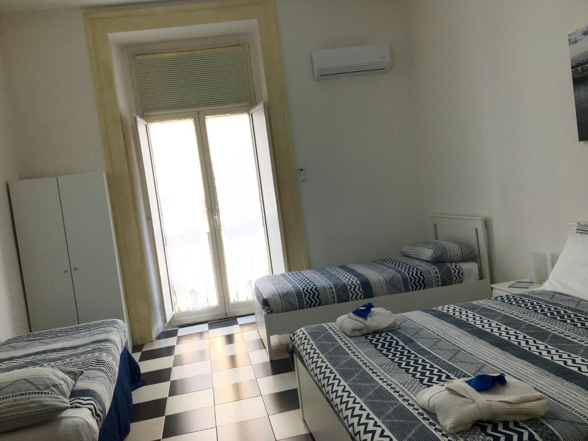 Mb Napoles Intera Casa Nápoles Exterior foto