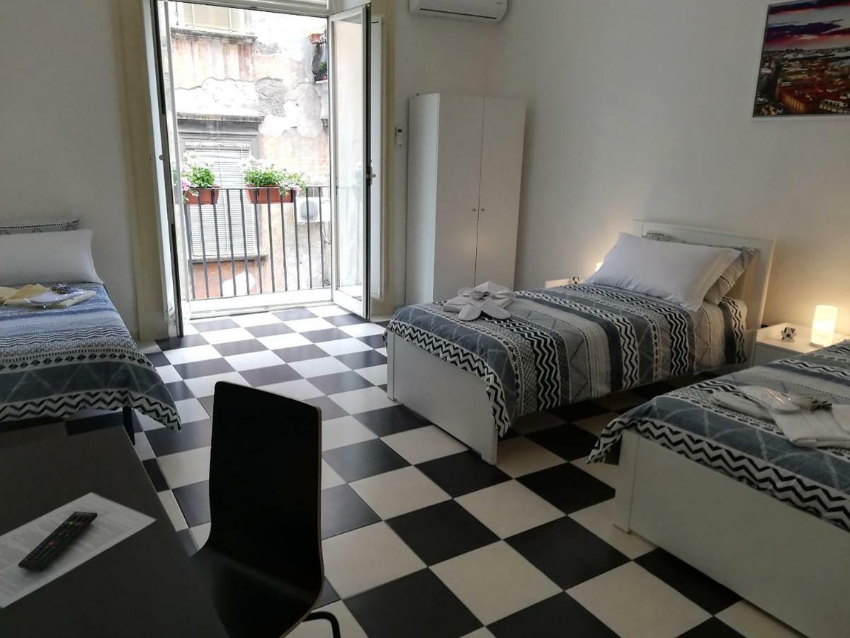 Mb Napoles Intera Casa Nápoles Exterior foto
