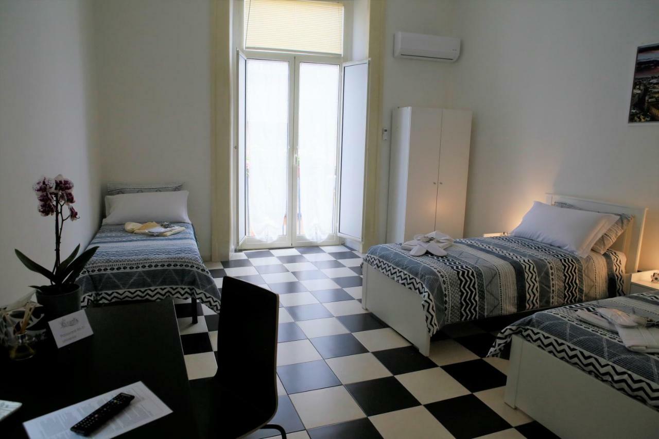 Mb Napoles Intera Casa Nápoles Exterior foto